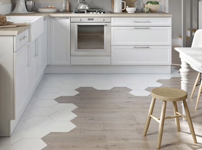 cuisine-carrelage-octogonal-avec-parquet